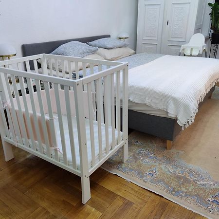 Allomas Apartman บูดาเปสต์ ภายนอก รูปภาพ
