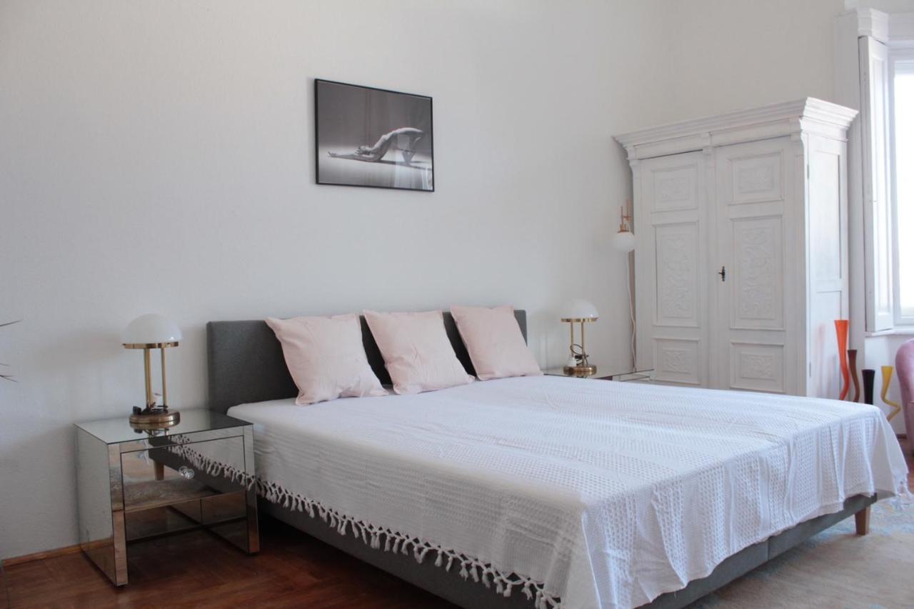 Allomas Apartman บูดาเปสต์ ภายนอก รูปภาพ